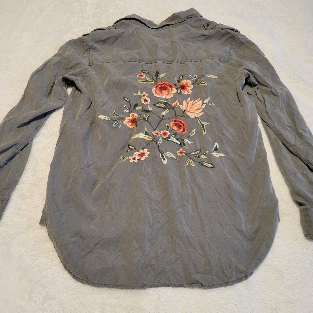 AE Green Buttonup with Floral Embroidery on Back, Women's Size M